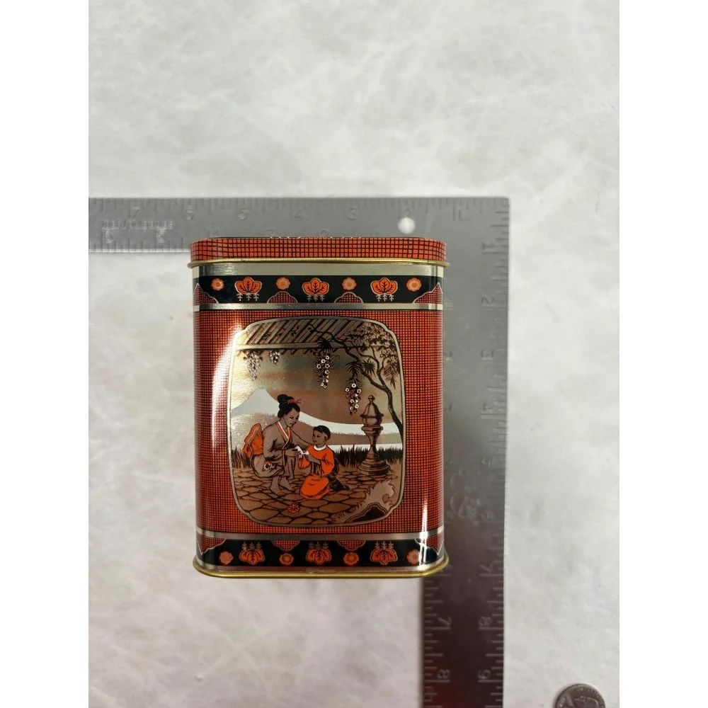 Vintage Japanese Scene Tea Tin Made‎ in England Red Black Gold Geisha 4.75